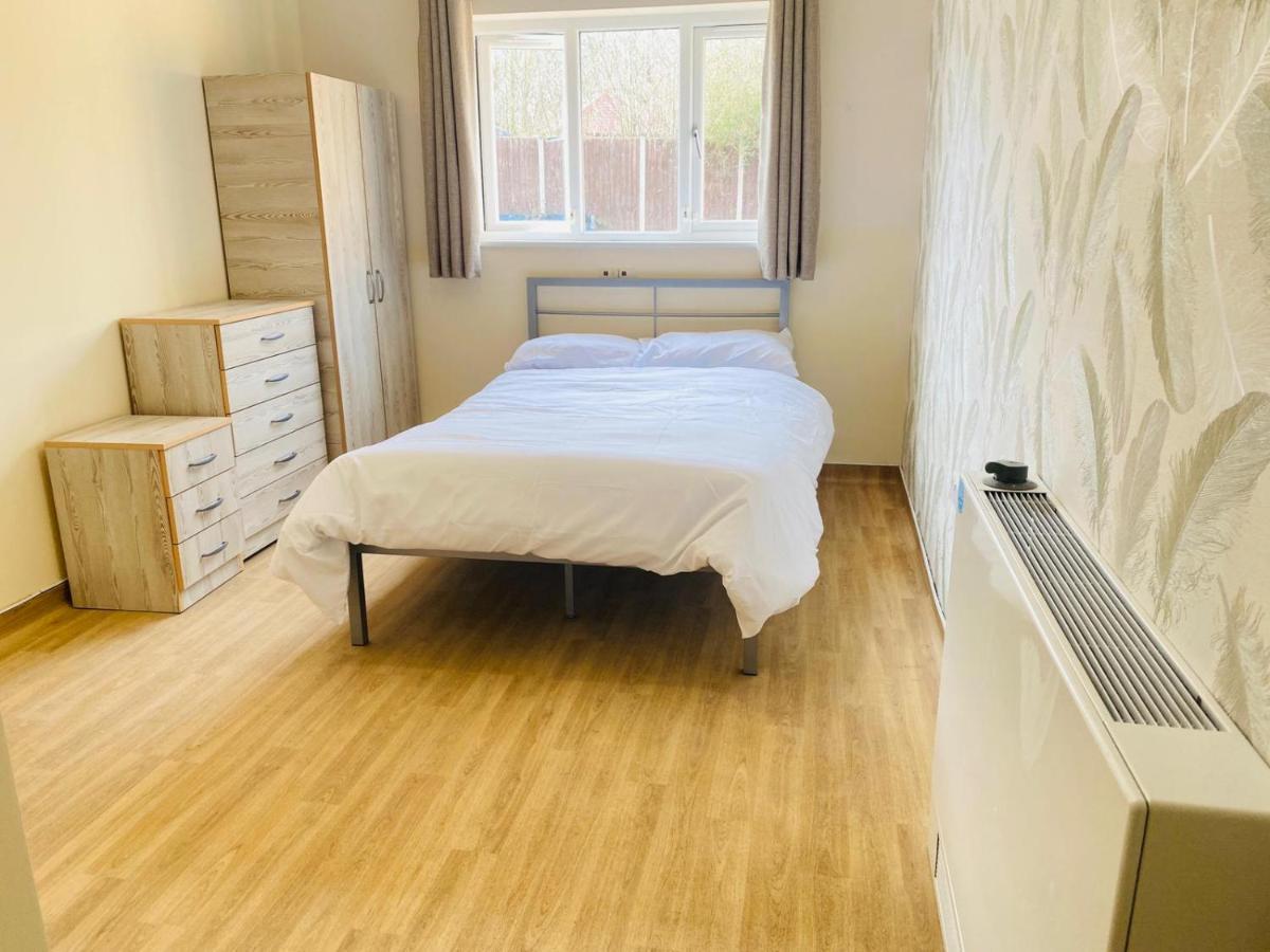 En-Suites Rooms In Northampton Moulton  ภายนอก รูปภาพ